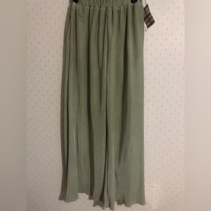 Cute green flowy pants